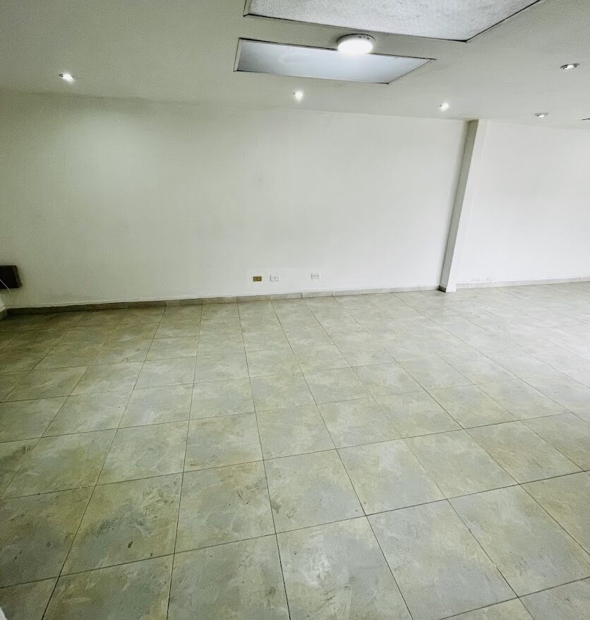 Oficina en santa barbara para arriendo