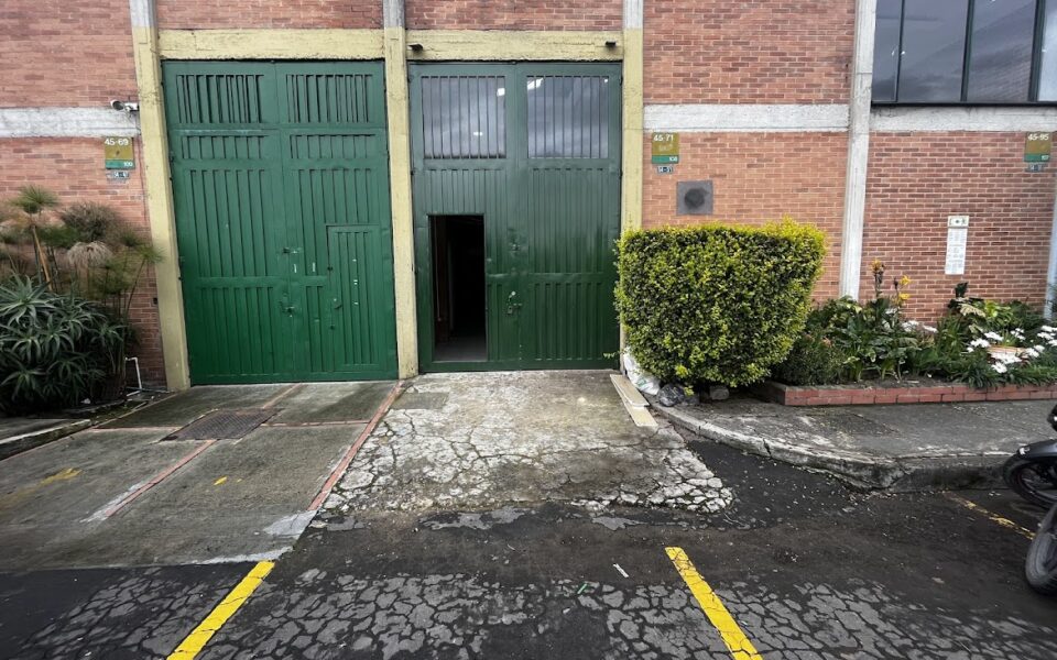 Bodega en arriendo prado veraniego en bogota